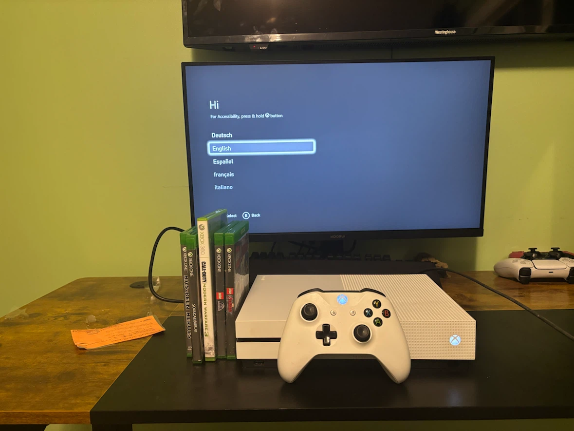 White Xbox One S + Controller + 5 Games Bundle - photo 5