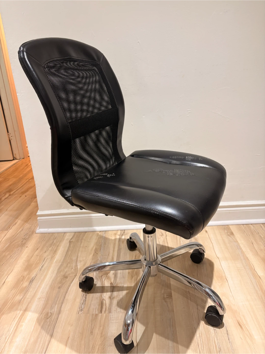 Black office chair - photo 5
