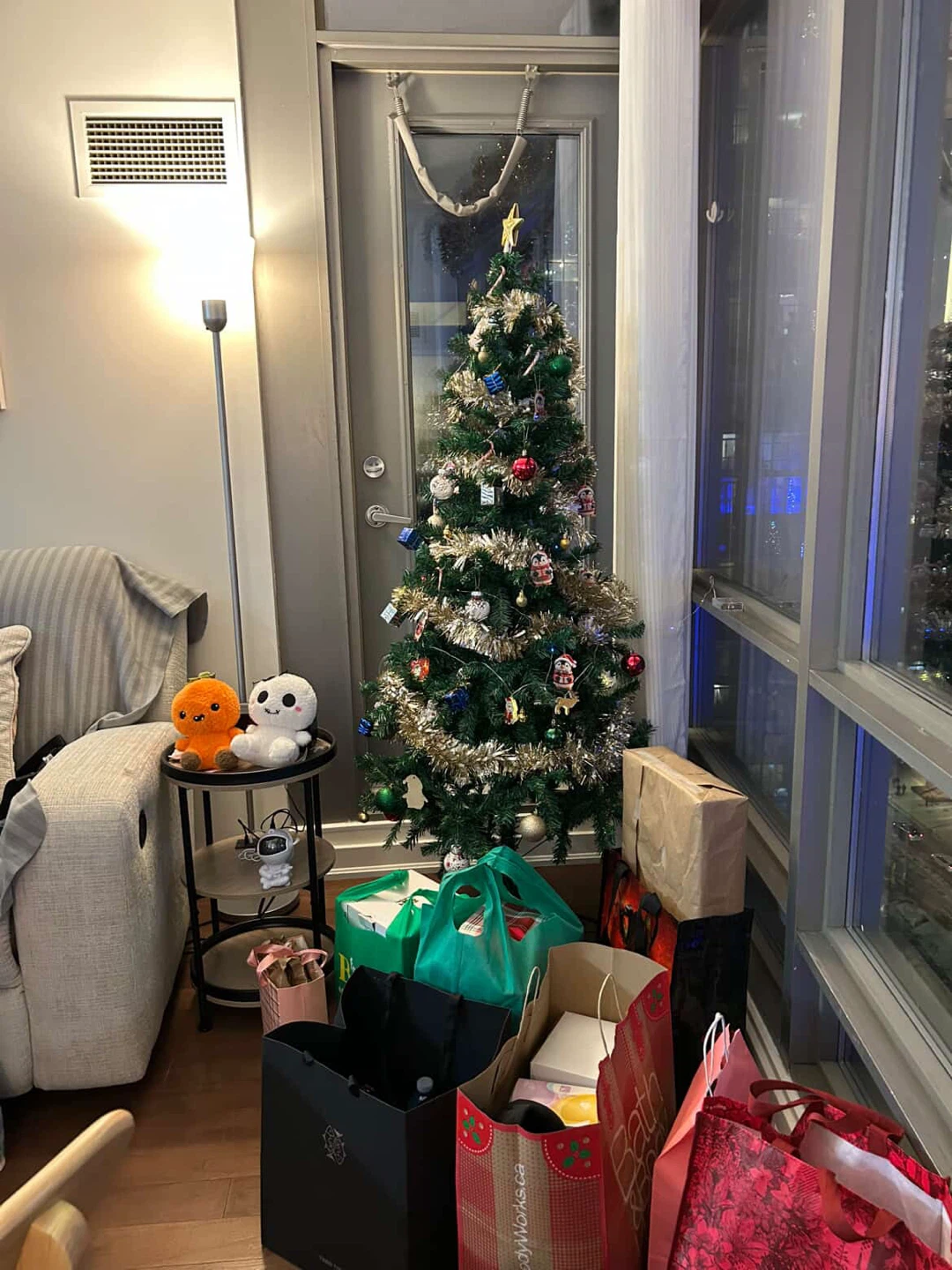 Artificial Christmas Tree with lights and decorations - photo 2