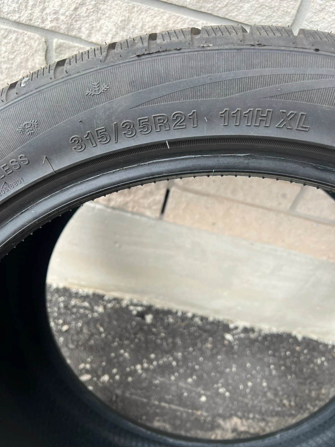 Set of 4 w Tires 315/35R21 - photo 5