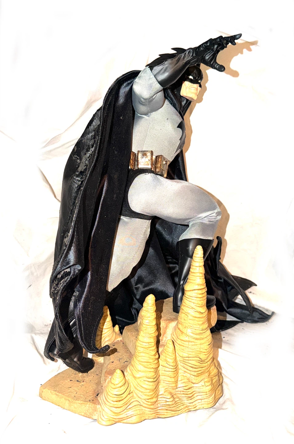 Justice League Batman 1/4 Scale museum Statue - photo 3