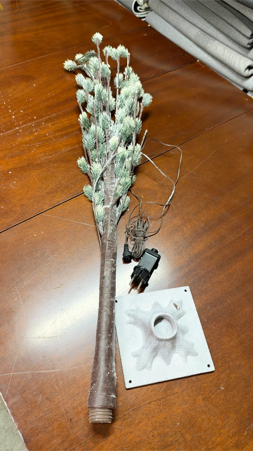 Pine leave snowy new Decorative Tree 4 feet - photo 4
