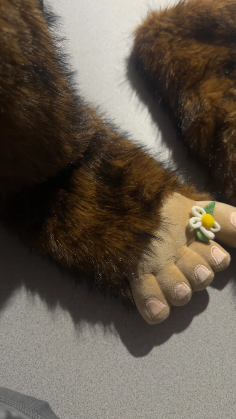 Fuzzy Bigfoot Slippers with Daisy Accents - photo 5