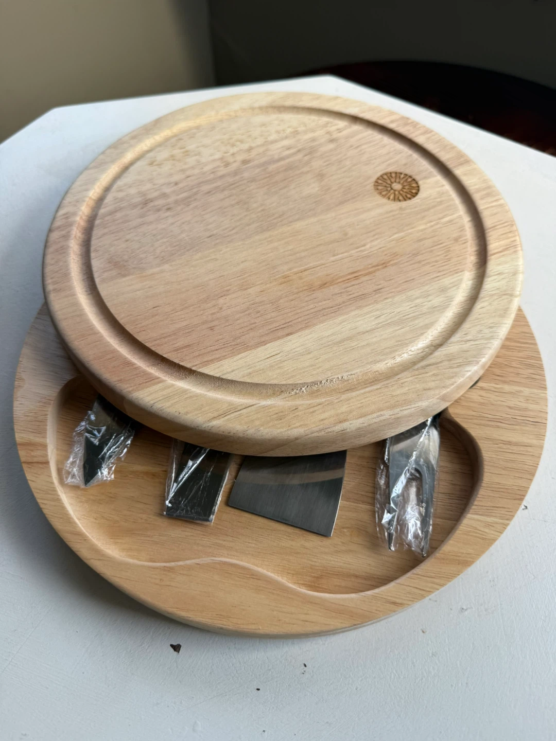 Round cheese board w/ knives set - photo 3