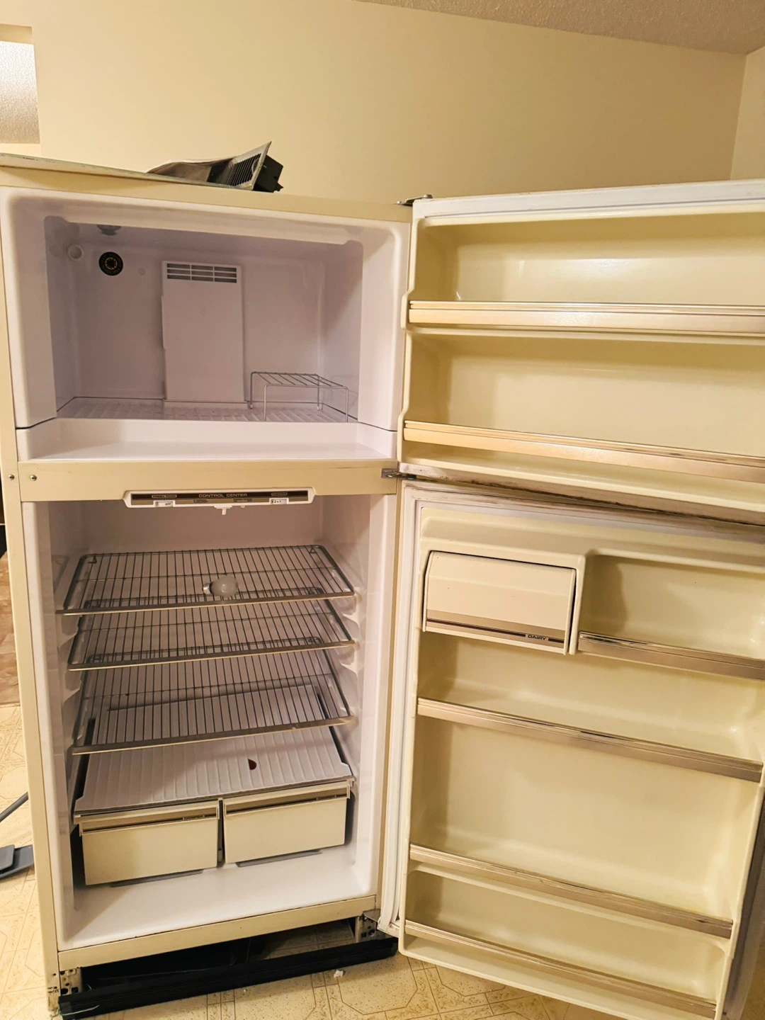 Norge Top-Freezer Refrigerator - photo 2