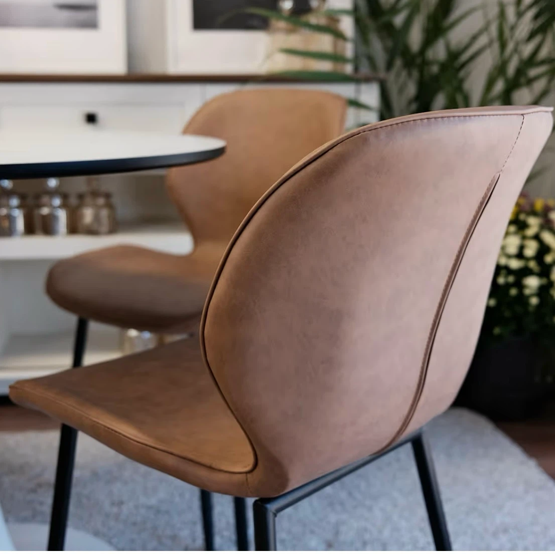 Modern Round Dining Table and Four Chairs - photo 2