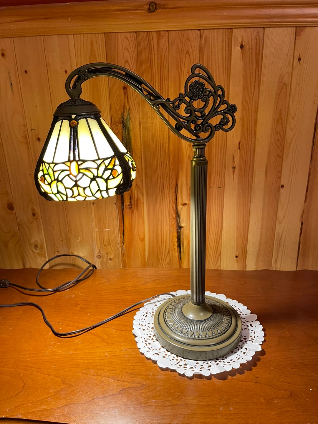 A beautiful Tiffany Style stained glass gooseneck table lamp