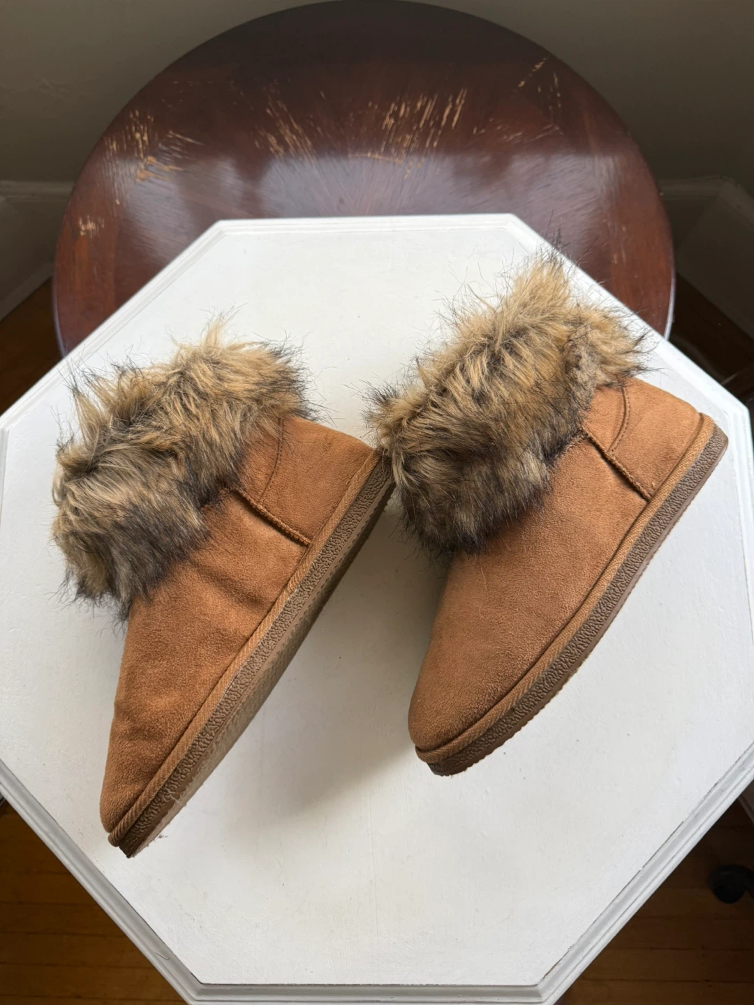 Fuzzy warm boots - size 9 - photo 2