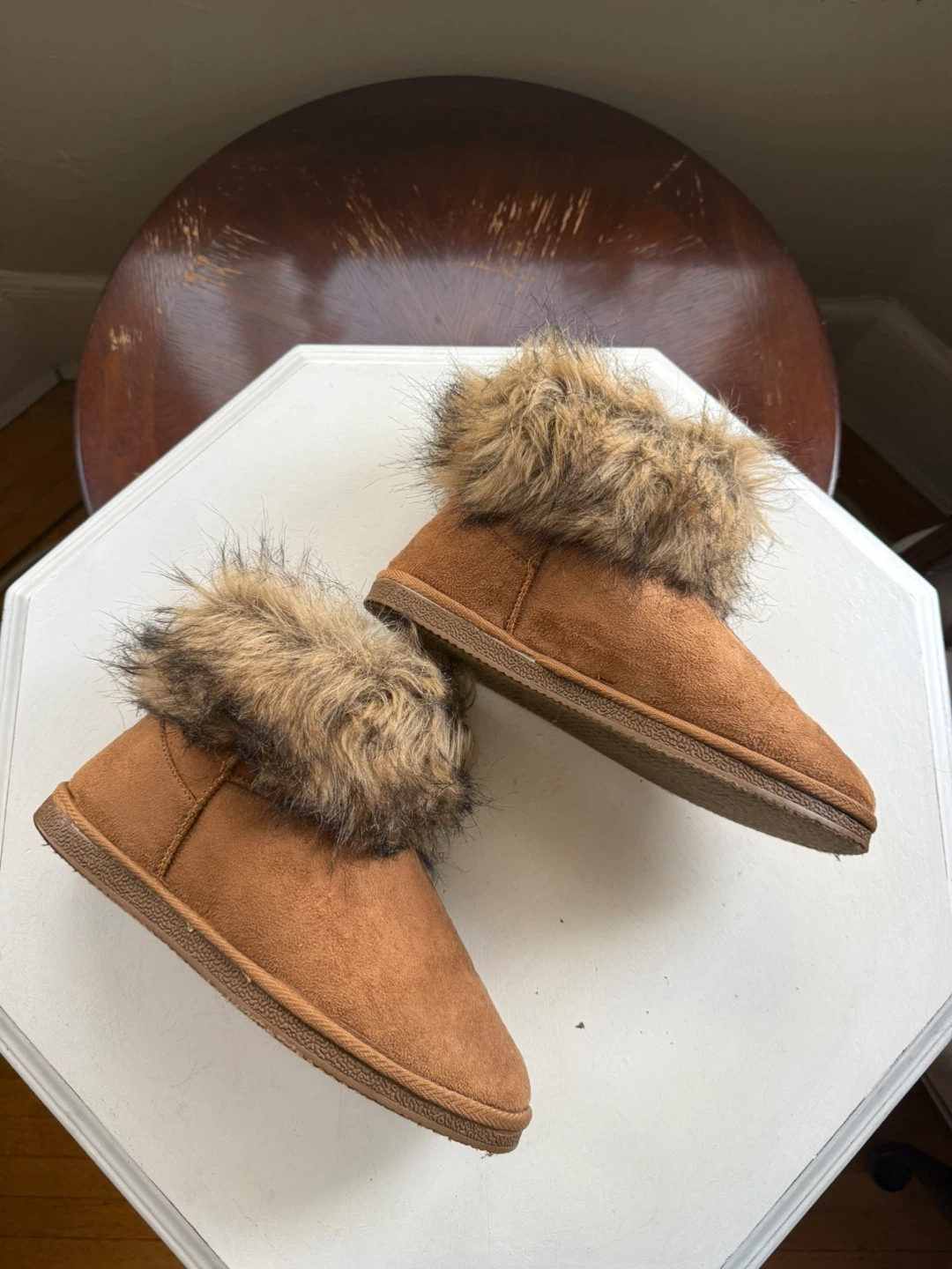 Fuzzy warm boots - size 9 - photo 3