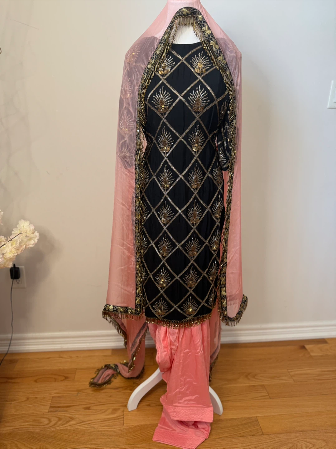 Black and peach Sequinned Punjabi Suit size 34