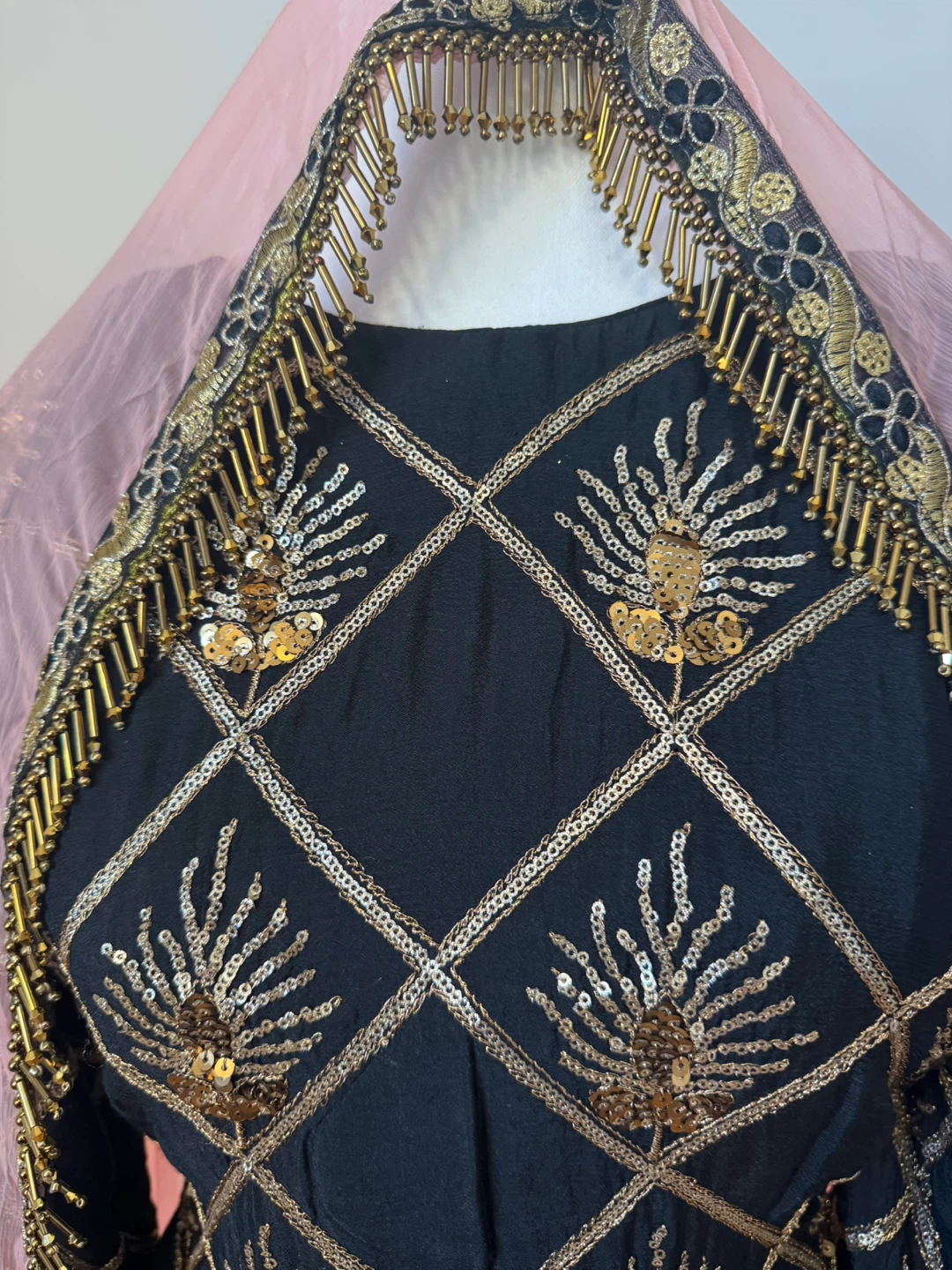 Black and peach Sequinned Punjabi Suit size 34 - photo 3