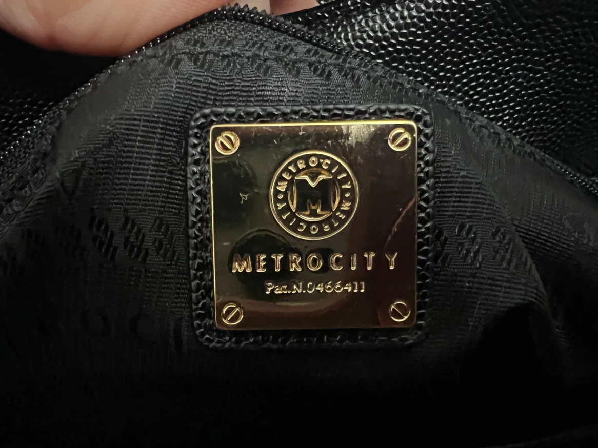 Metrocity Quilted Shoulder Bag - photo 4