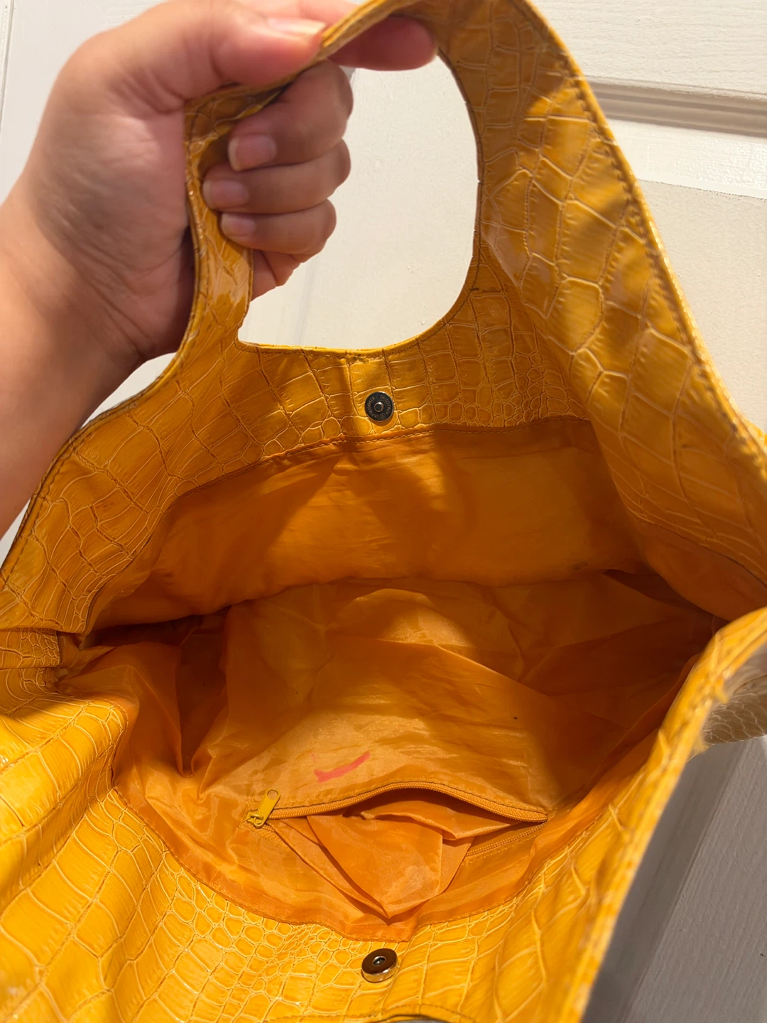 Yellow crocodile-embossed handbag - photo 2