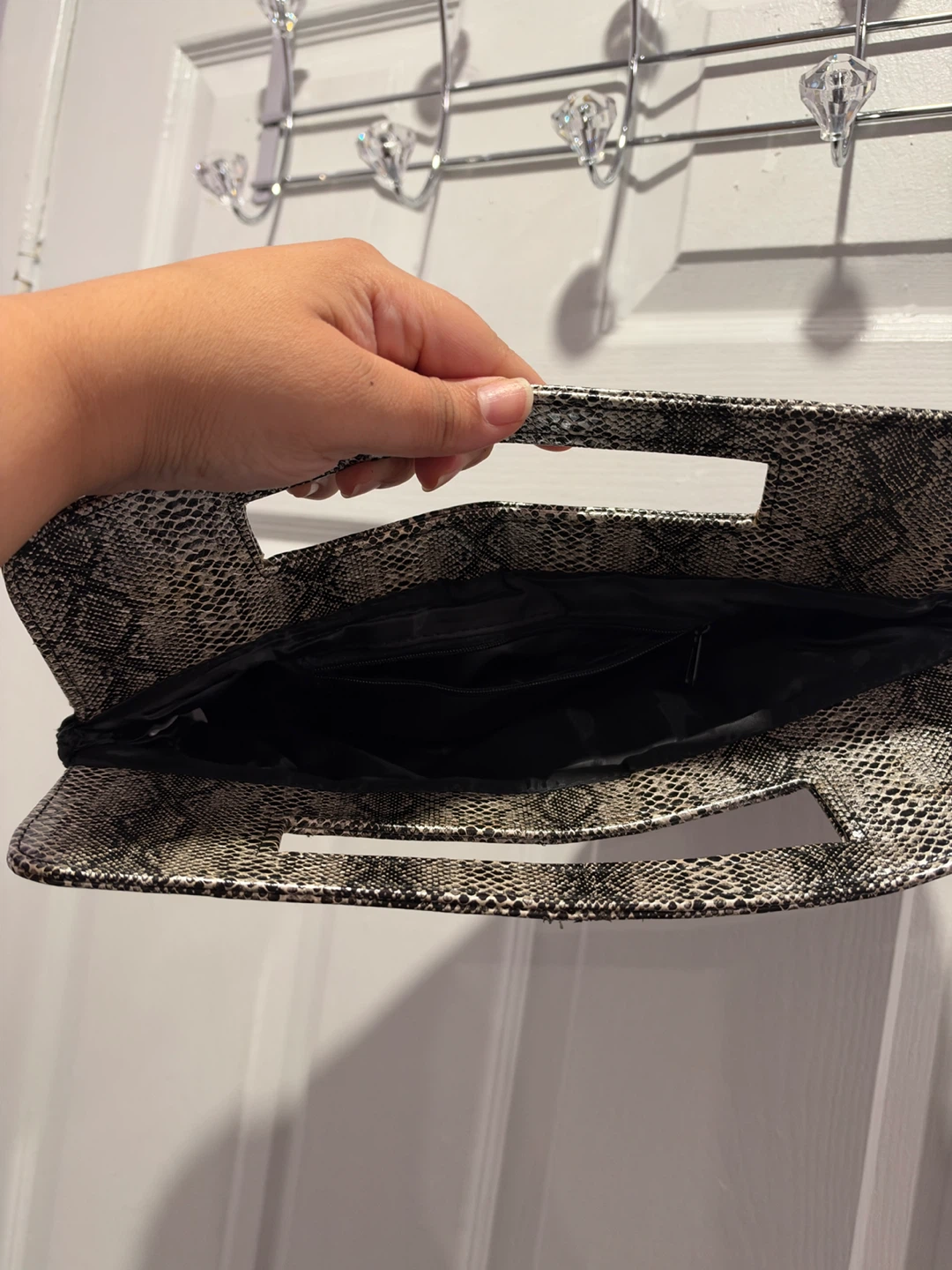 Snake Print and Black Clutch - photo 2