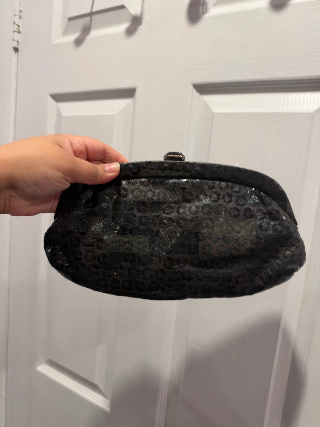 Black patterned clutch bag with chain strap - photo 2