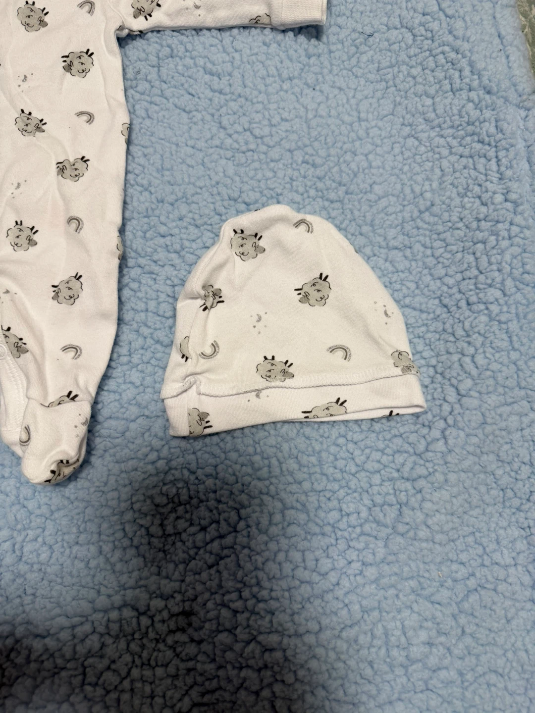 Newborn 3-Piece Baby Set – Brand New, Never Worn 🤍