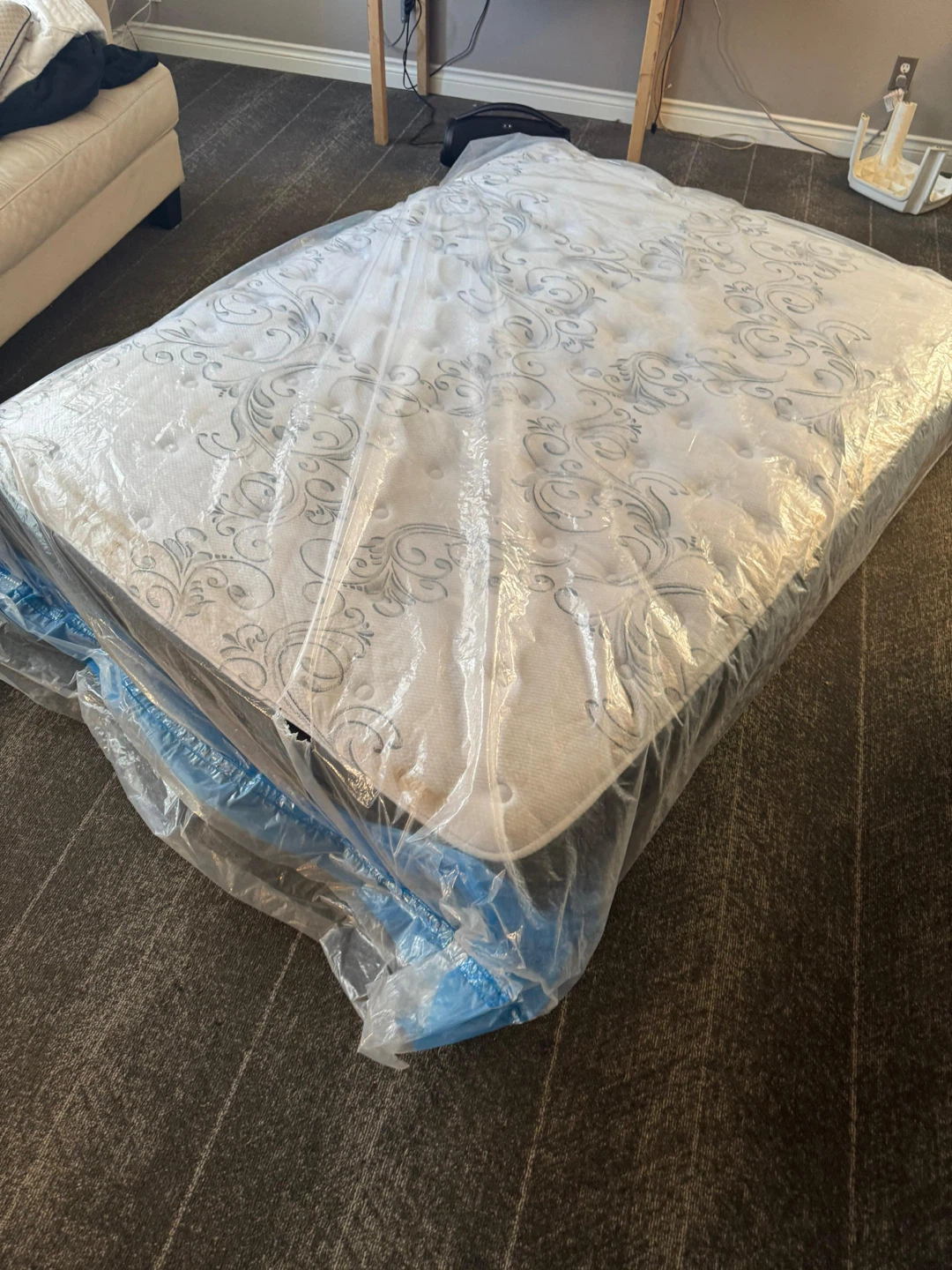 Queen mattress - photo 2