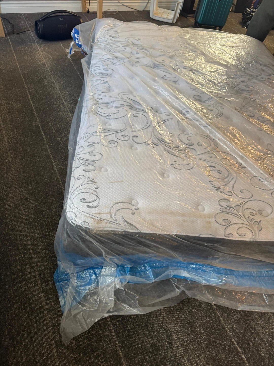 Queen mattress - photo 3