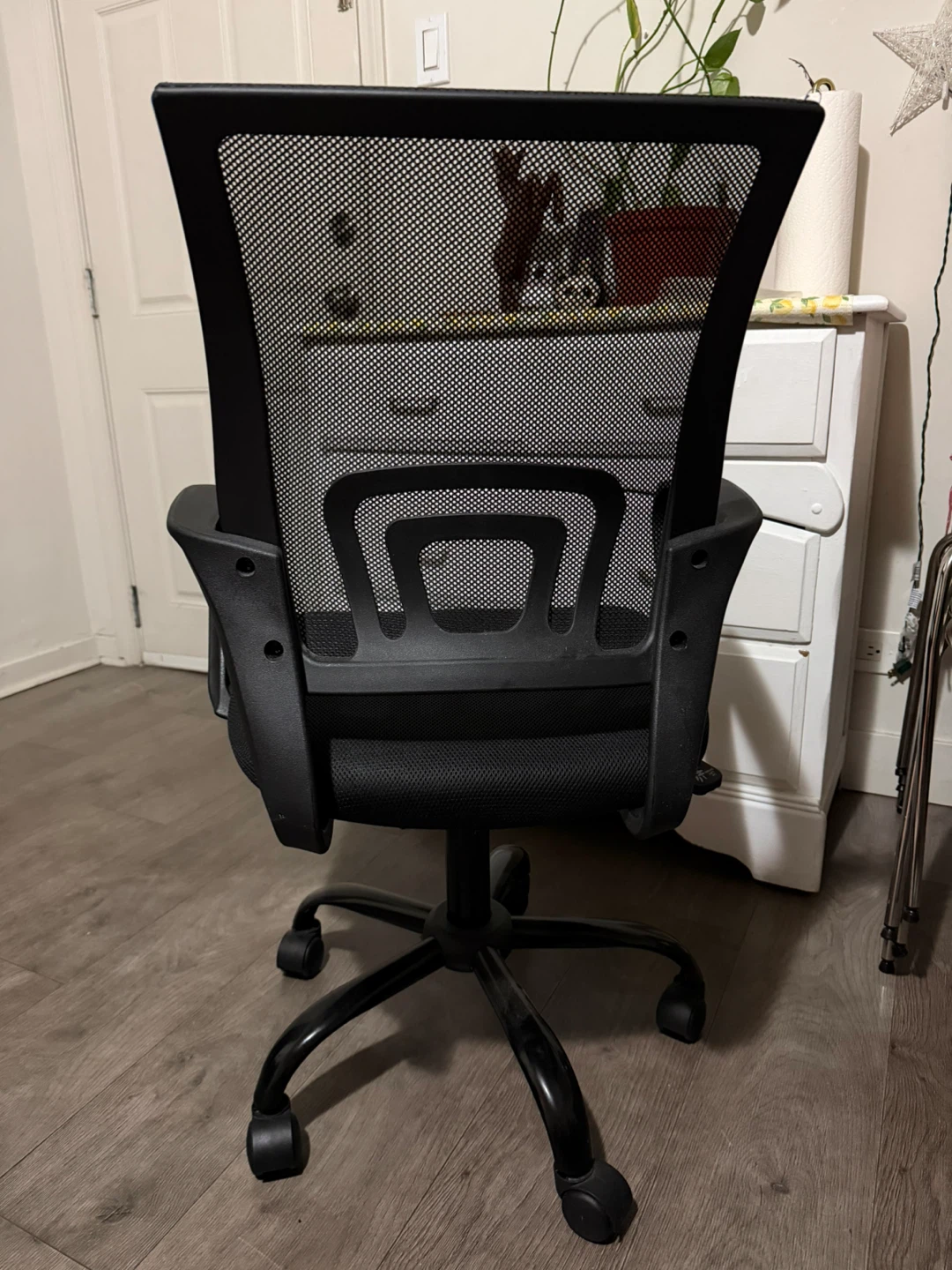 Black Mesh Office Chair - photo 3