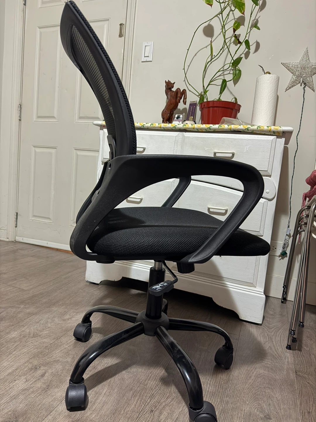 Black Mesh Office Chair - photo 4