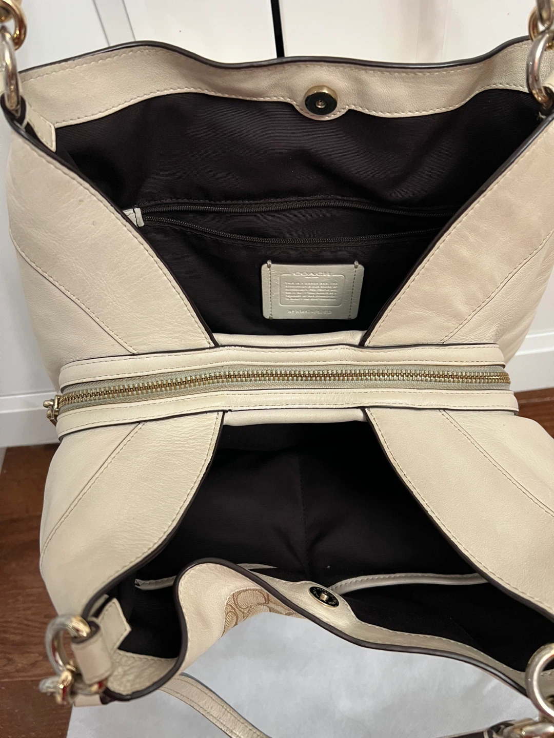 Coach Signature Hobo Bag - photo 4