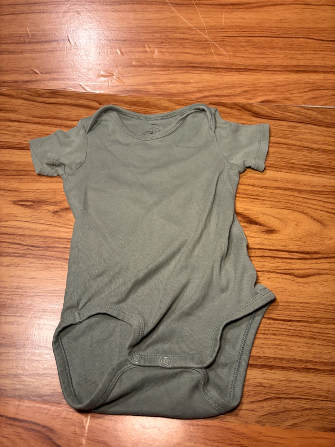 H&M Organic Cotton Bodysuit sz12-18 months