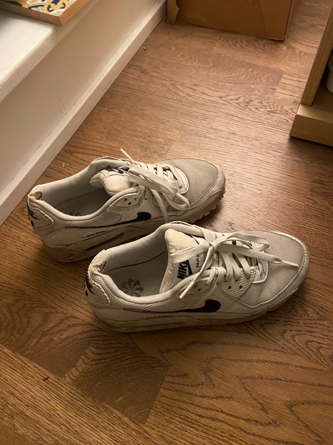 Nike Sneakers ( 6.5) - photo 2