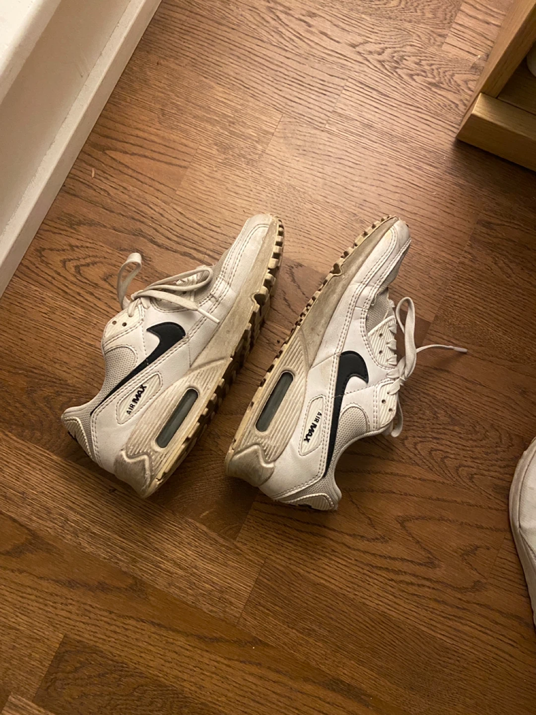 Nike Sneakers ( 6.5)
