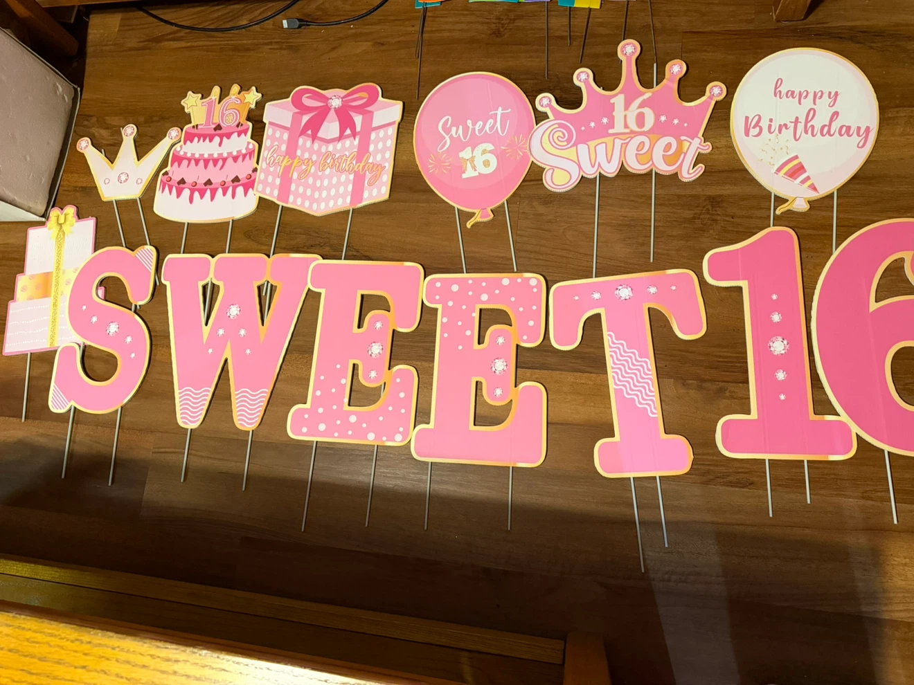 Sweet 16 lawn signs - photo 3