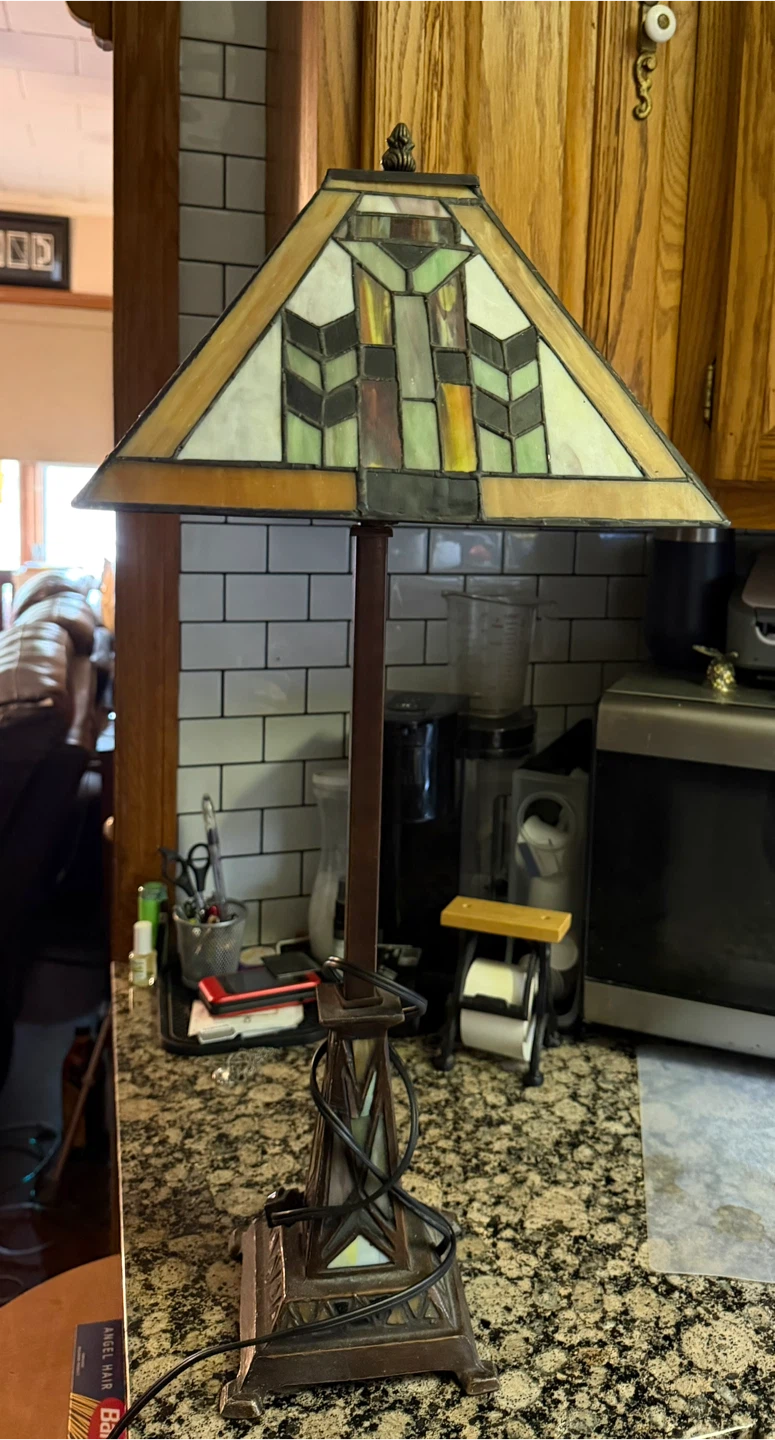 Mission Style Stained Glass Table Lamp - photo 2