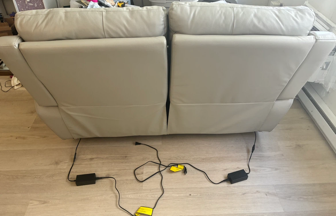 Leather Power Loveseat w/ Power Headrest Raymour & Flanigan - photo 4