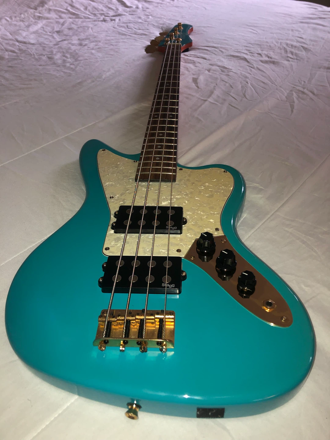 Stagg 4-String Electric Bass Guitar - photo 3