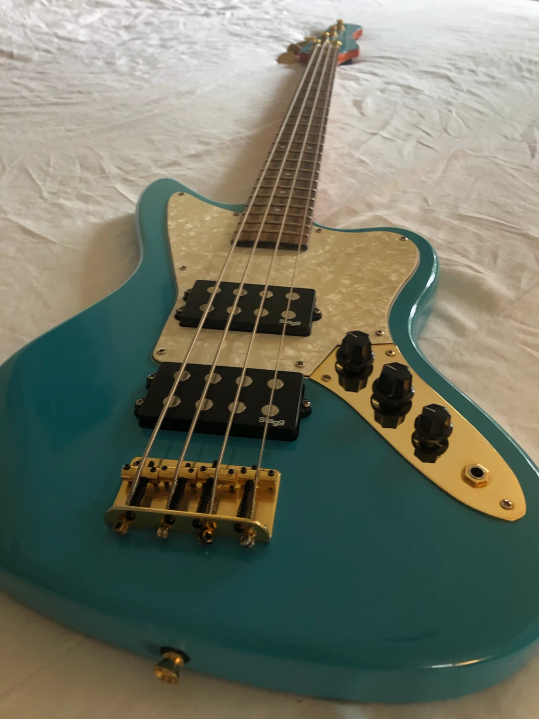 Stagg 4-String Electric Bass Guitar - photo 4