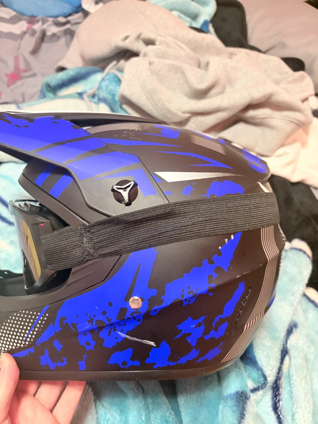 A motocross helmet size medium and comes with goggles. - photo 4