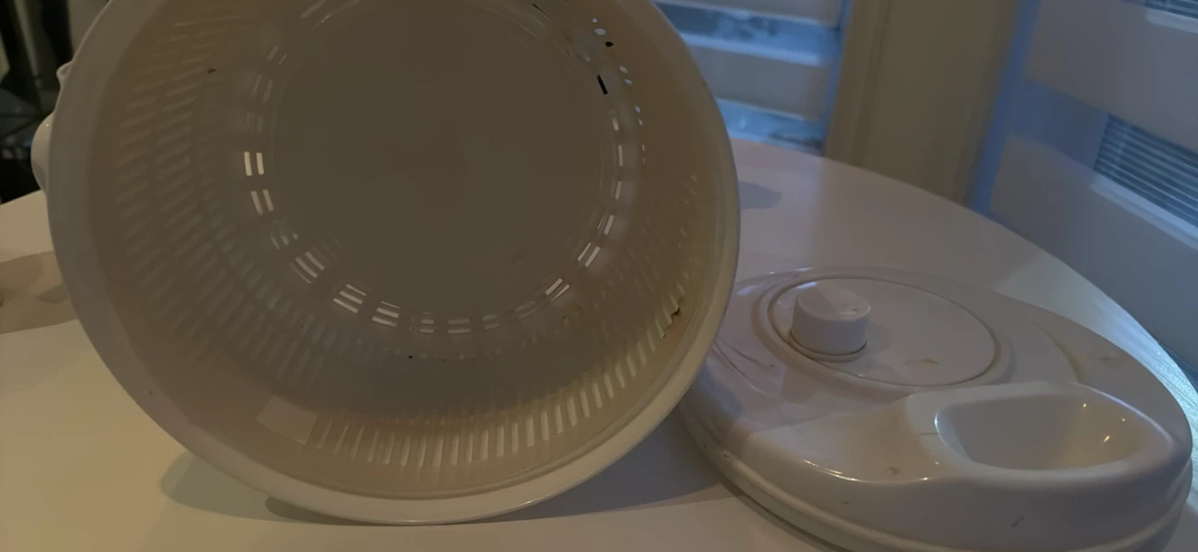 White Salad Spinner - photo 5