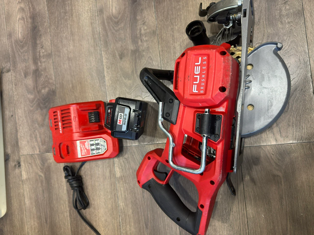 Milwaukee M18 FUEL Circular Saw Kit - photo 2