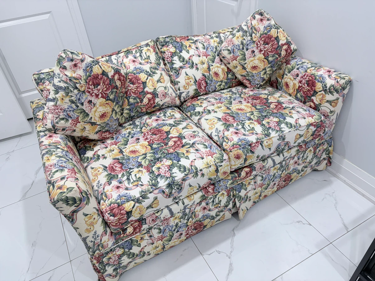 Floral pattern 5-seat sofa