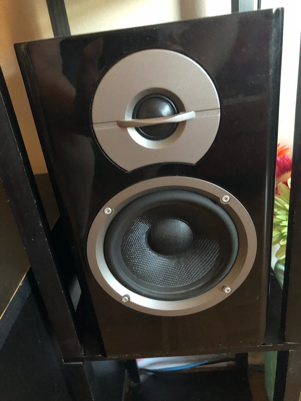 Powered Bookshelf Speakers - photo 2