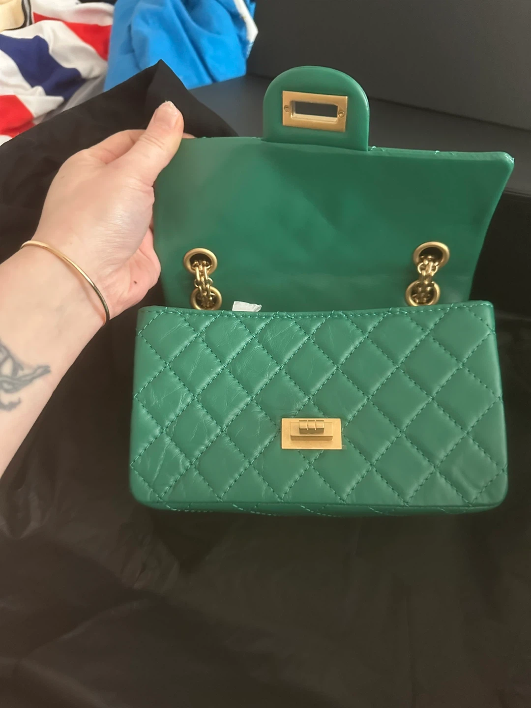 Authentic Chanel reissue mini gold - photo 2