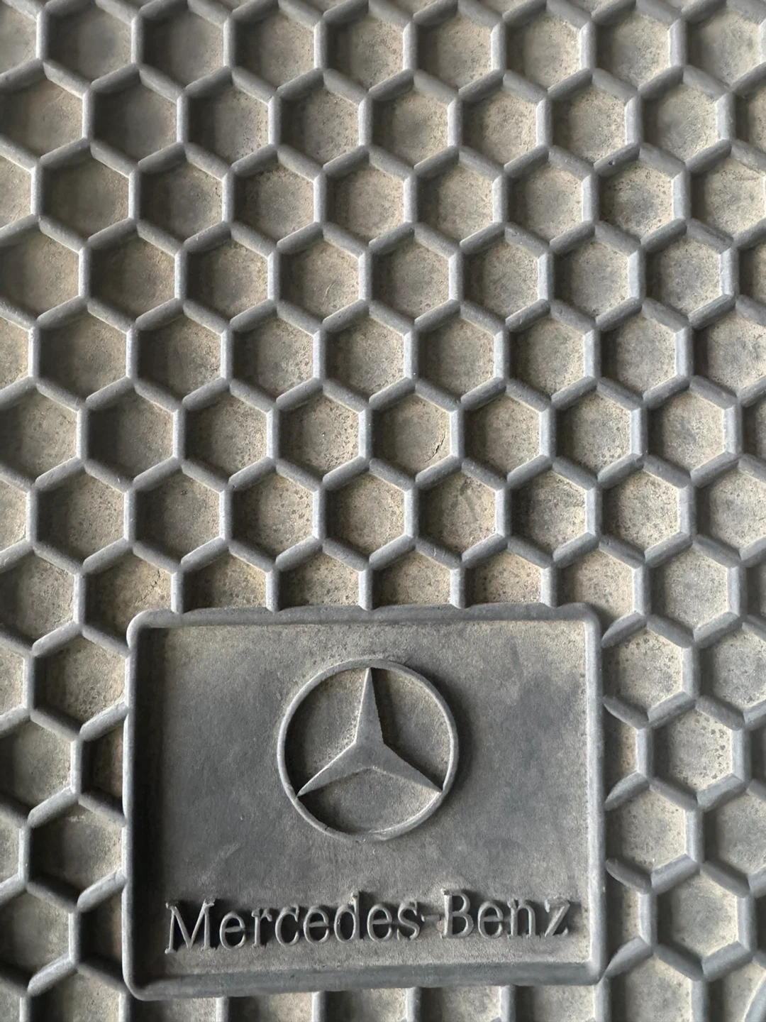 Mercedes-Benz Rubber Floor Mats Set - photo 2