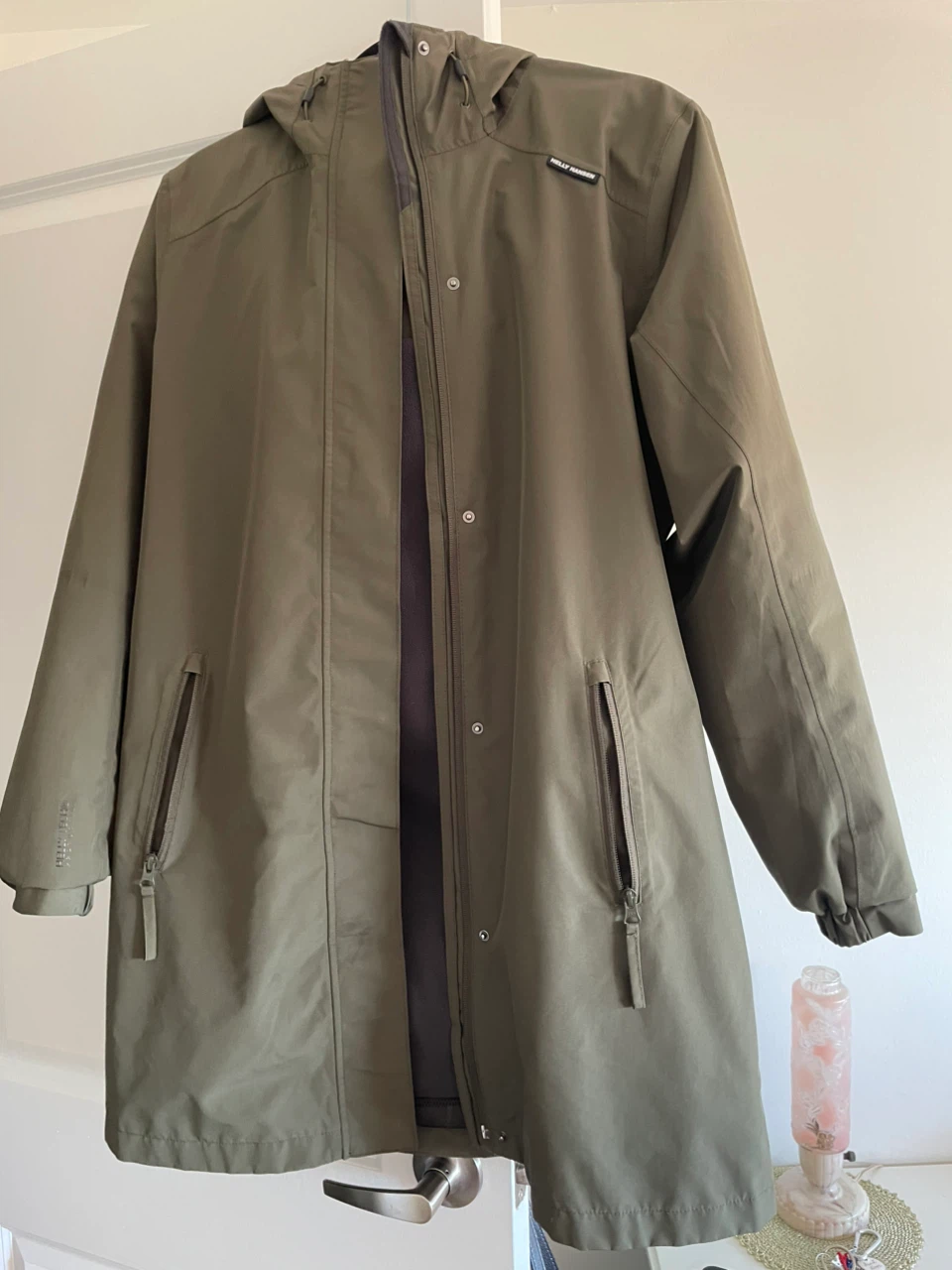 Women’s Medium Helly Hansen Olive Rain Jacket