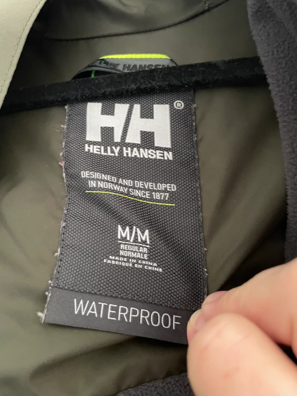 Women’s Medium Helly Hansen Olive Rain Jacket - photo 2