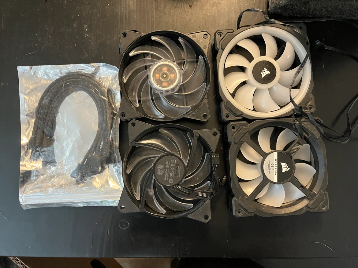 Cooling fans Corsair and cool master