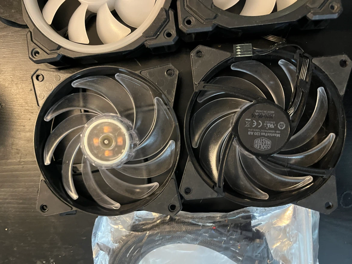 Cooling fans Corsair and cool master - photo 3