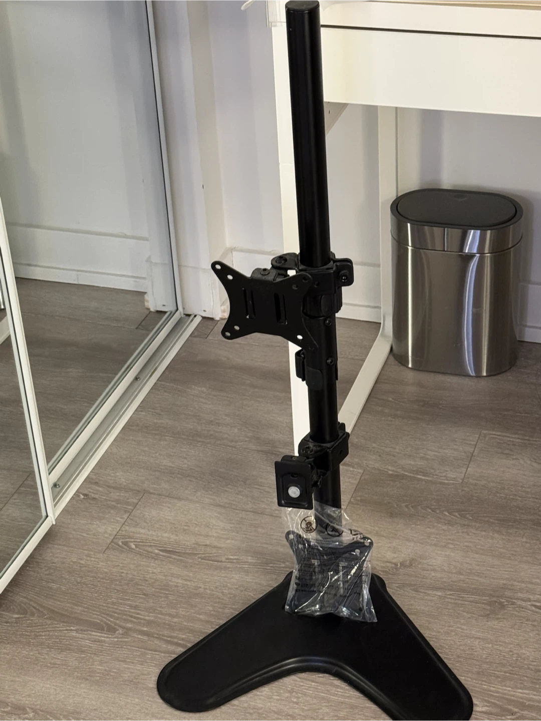 Dual Monitor Vertical Stand