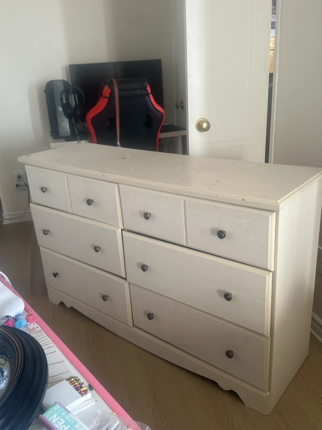 Free White 6-Drawer Dresser