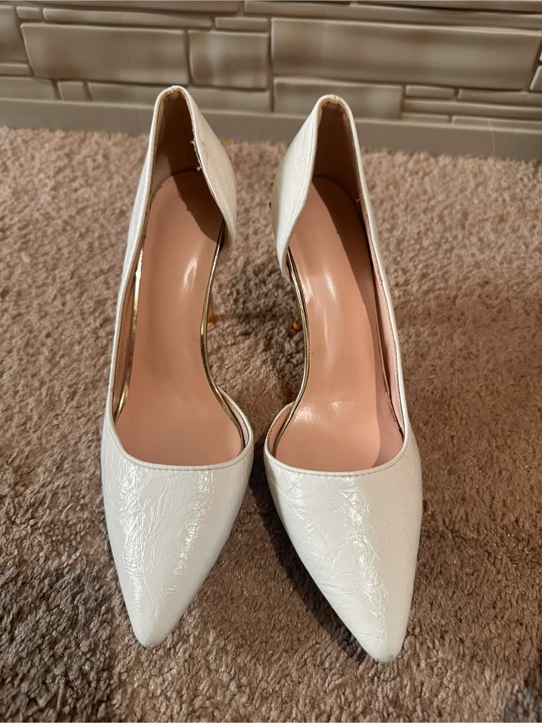 White Pointed-Toe Heels with Gold Detail - photo 2