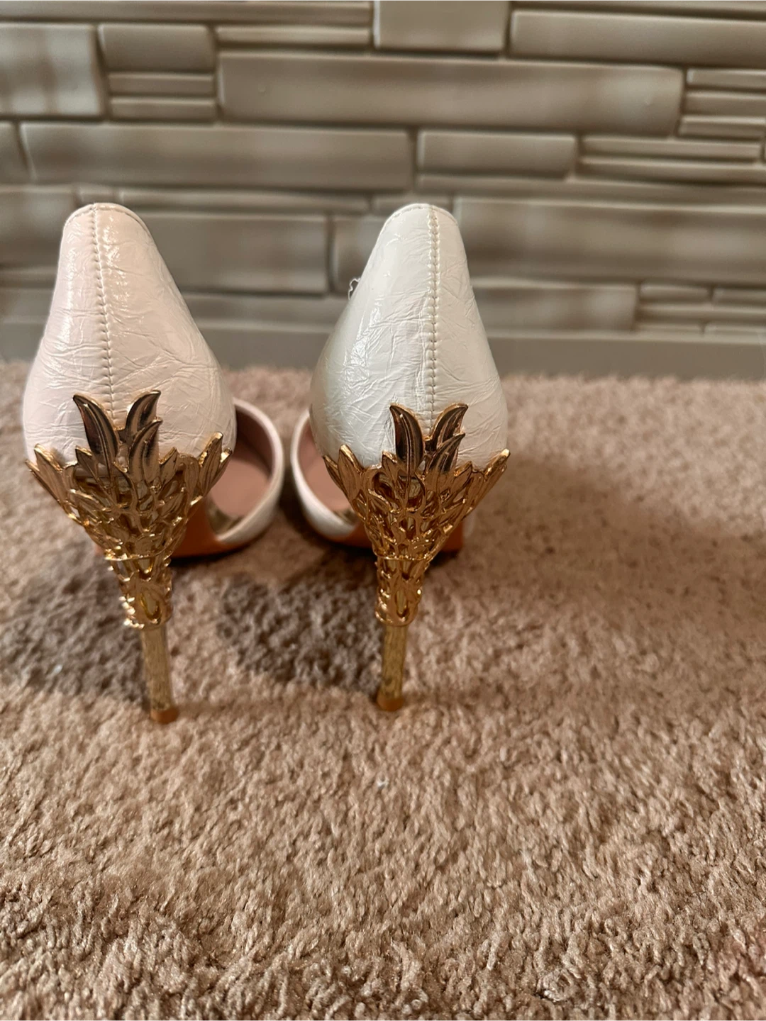 White Pointed-Toe Heels with Gold Detail - photo 3