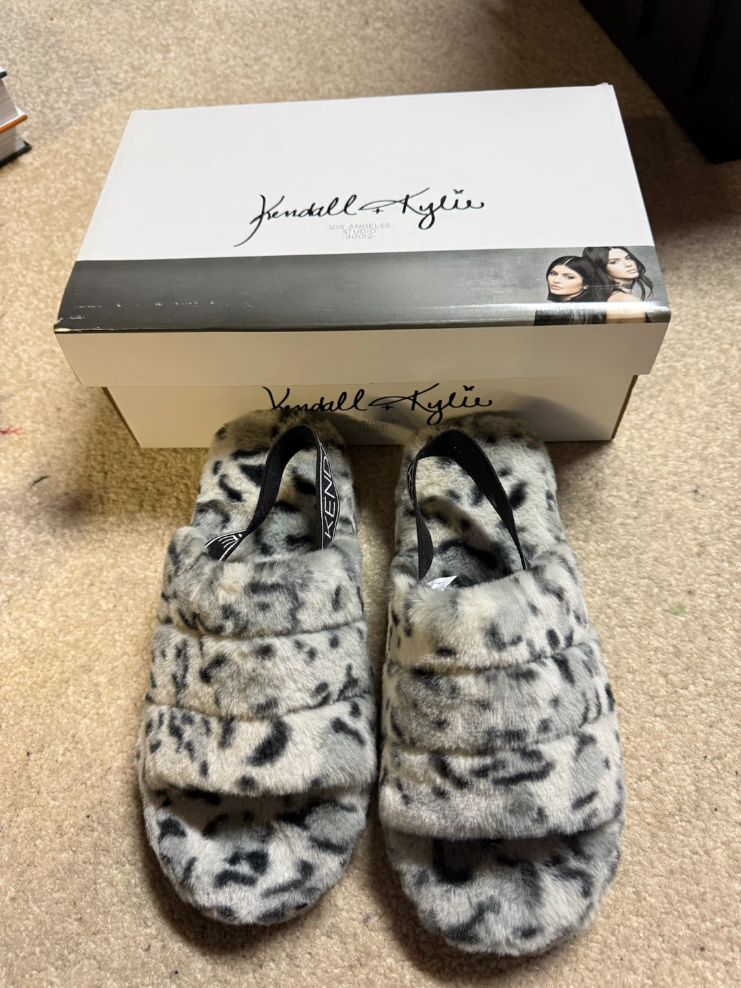 Kendall + Kylie Faux Fur Slippers - Size 7 Women’s