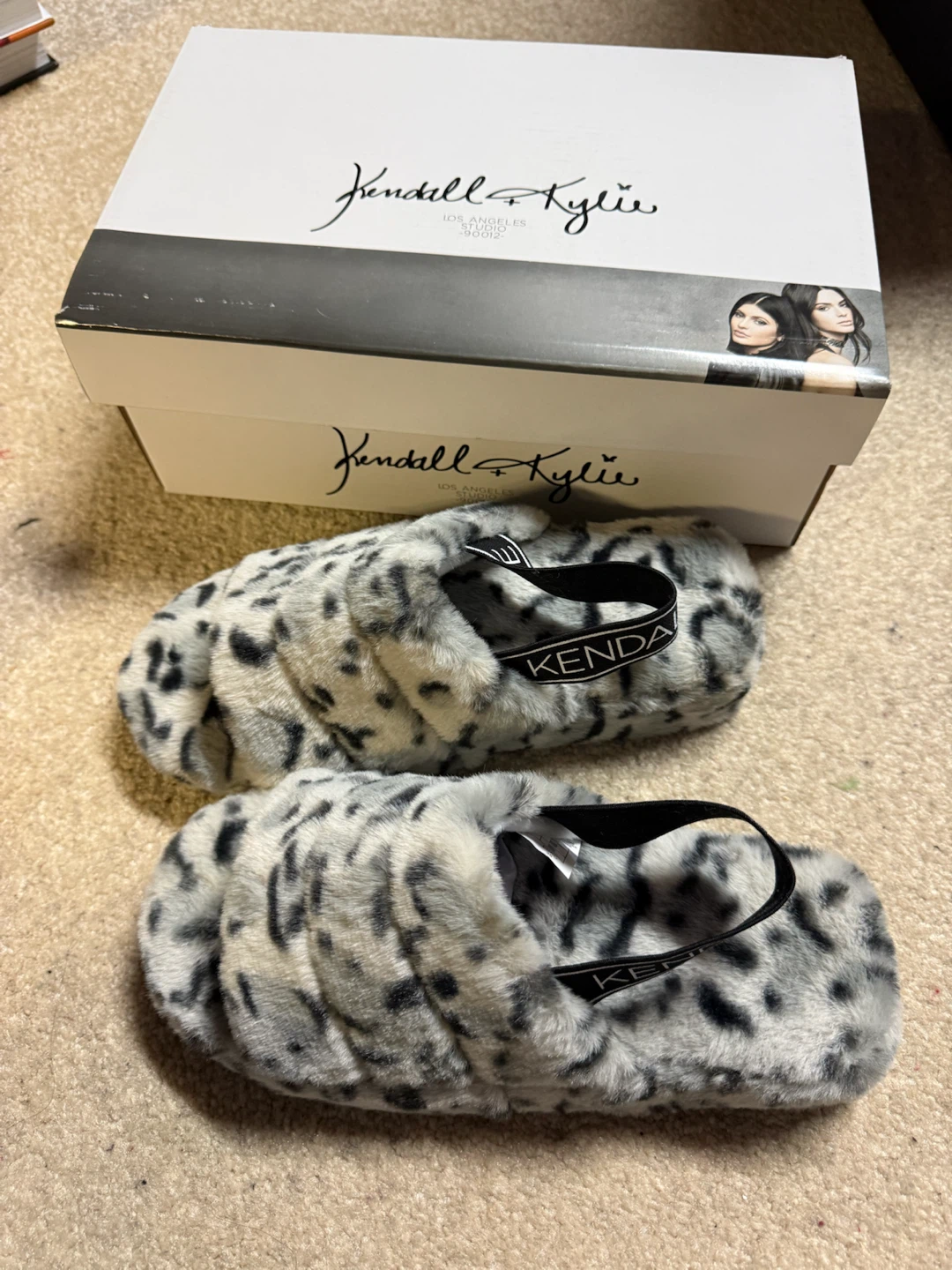 Kendall + Kylie Faux Fur Slippers - Size 7 Women’s - photo 2